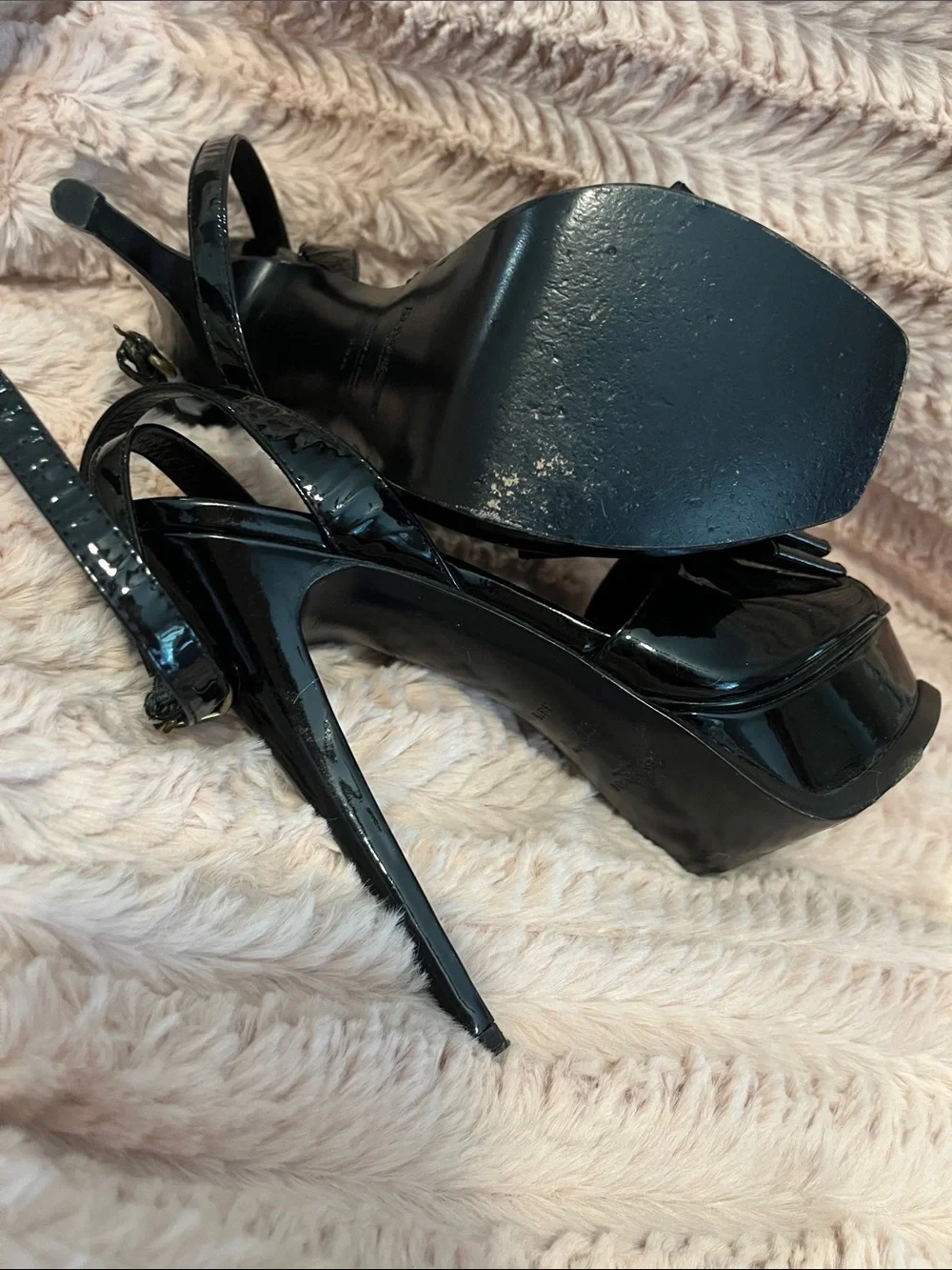 Saint Laurent Black Patent Leather Bow Platform Sandals with Gold Logo - Picture 2 of 2
